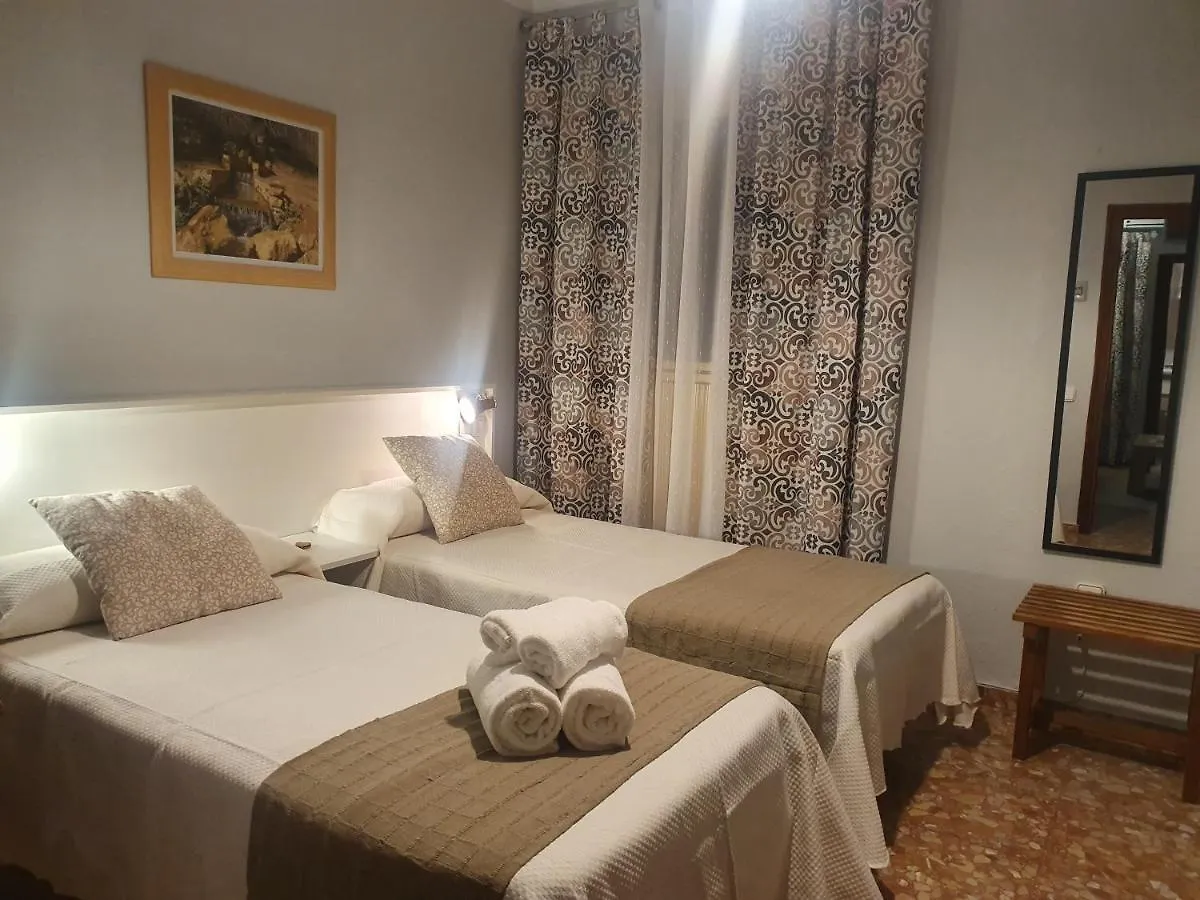 Aparthotel Luna-Guest Rooms Alcala de Guadaira
