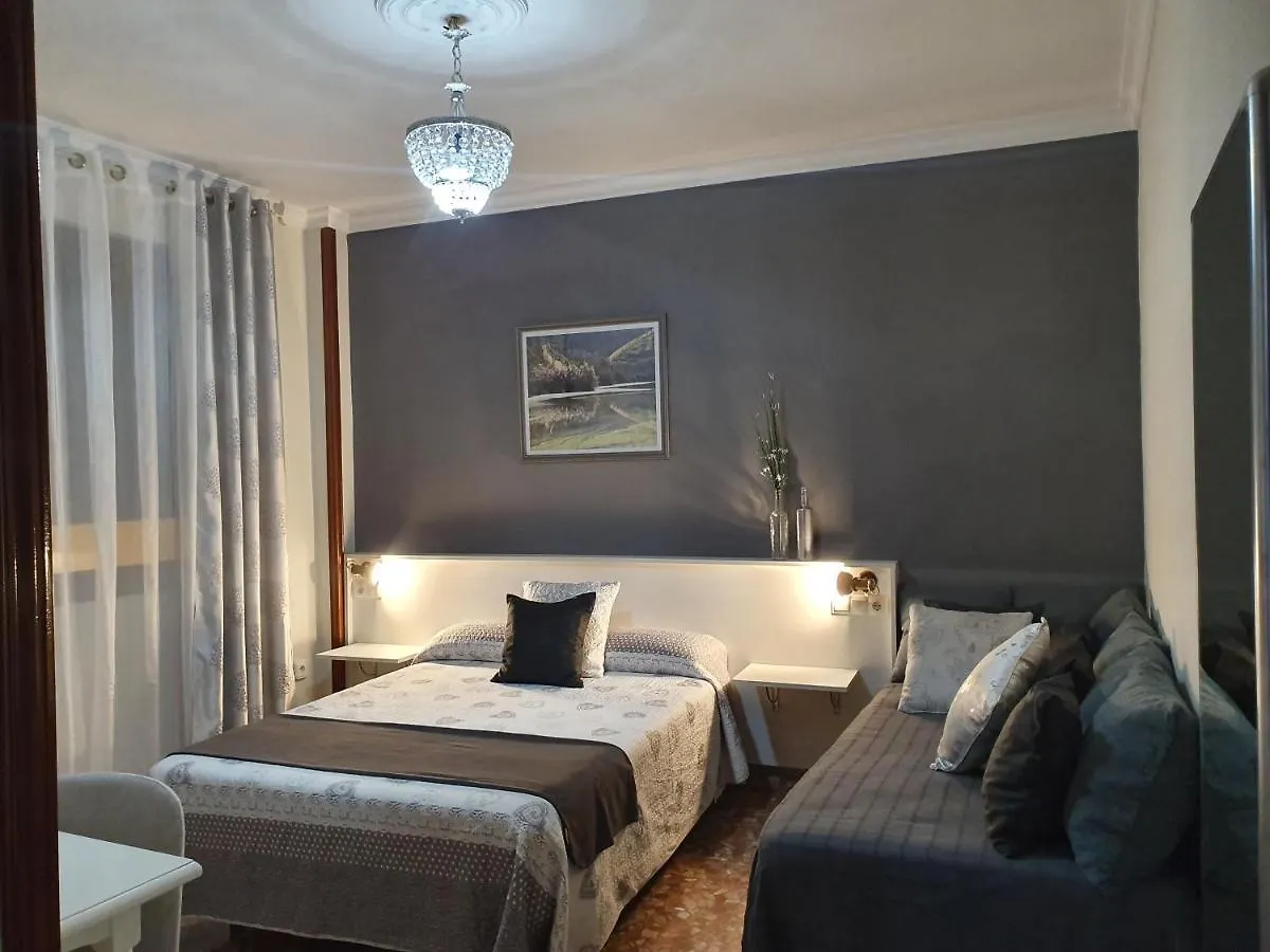 Aparthotel Luna-Guest Rooms Alcala de Guadaira