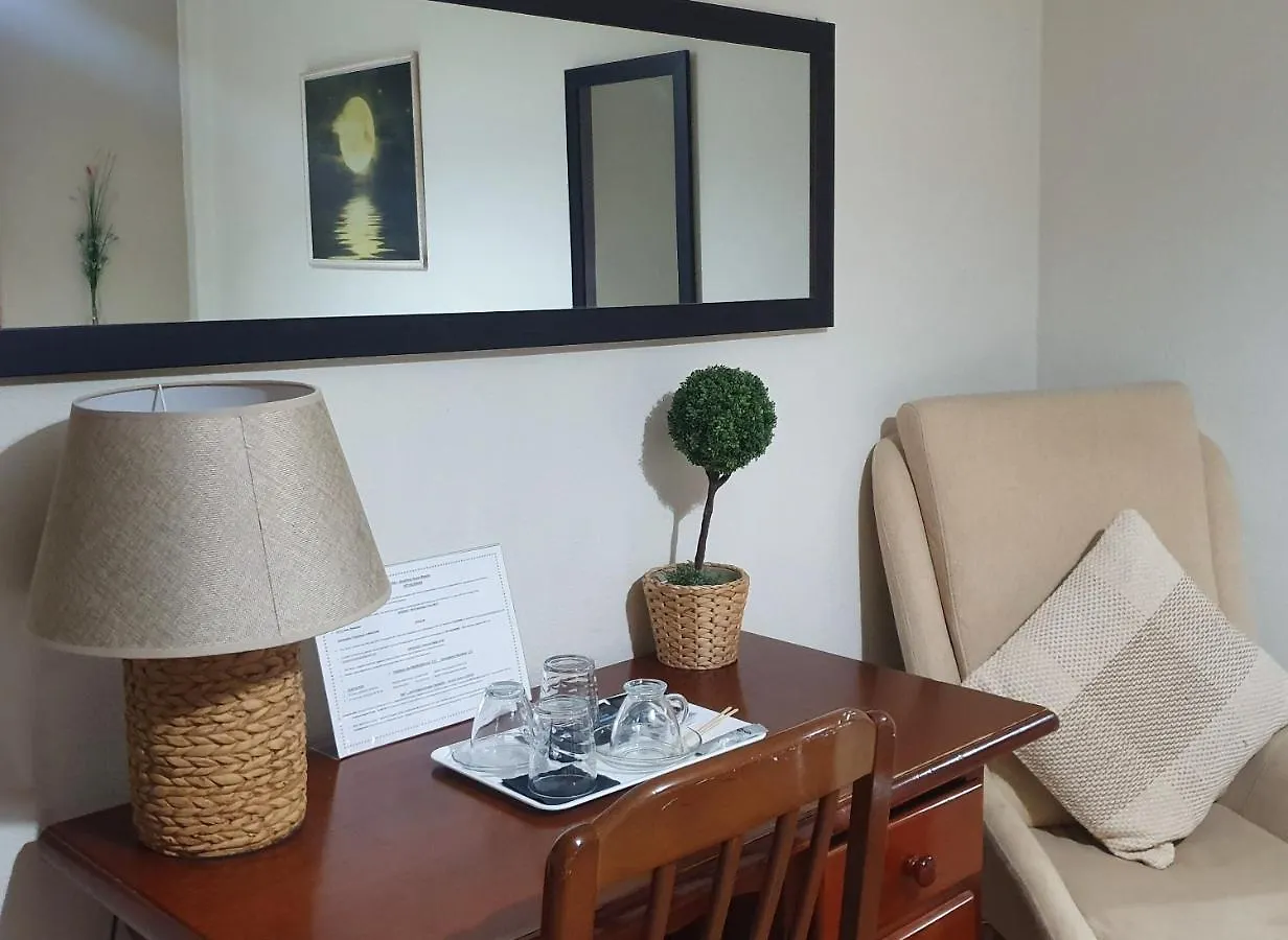 Luna-Guest Rooms Alcala de Guadaira 0*,