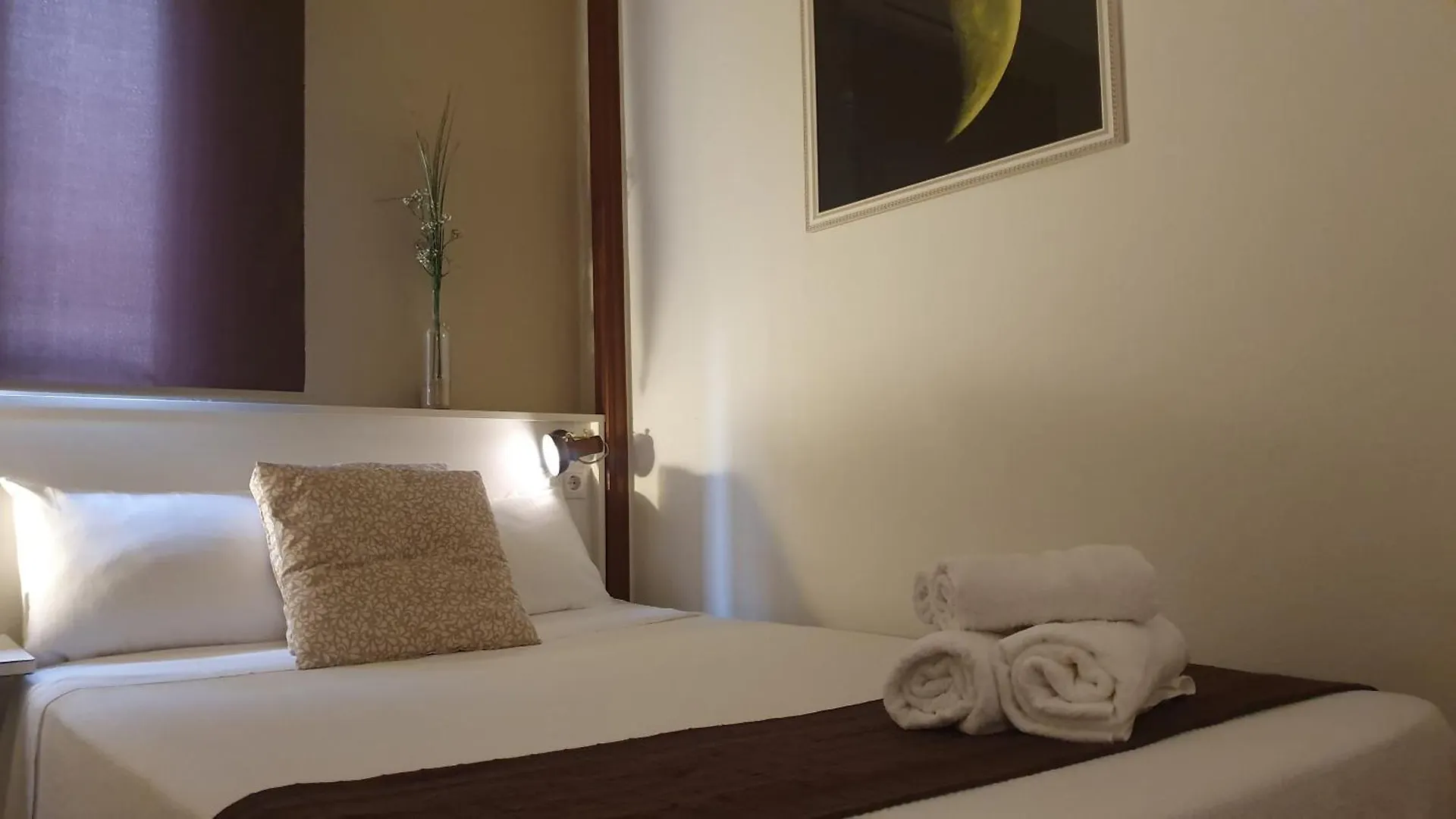 Luna-Guest Rooms Alcala de Guadaira Aparthotel