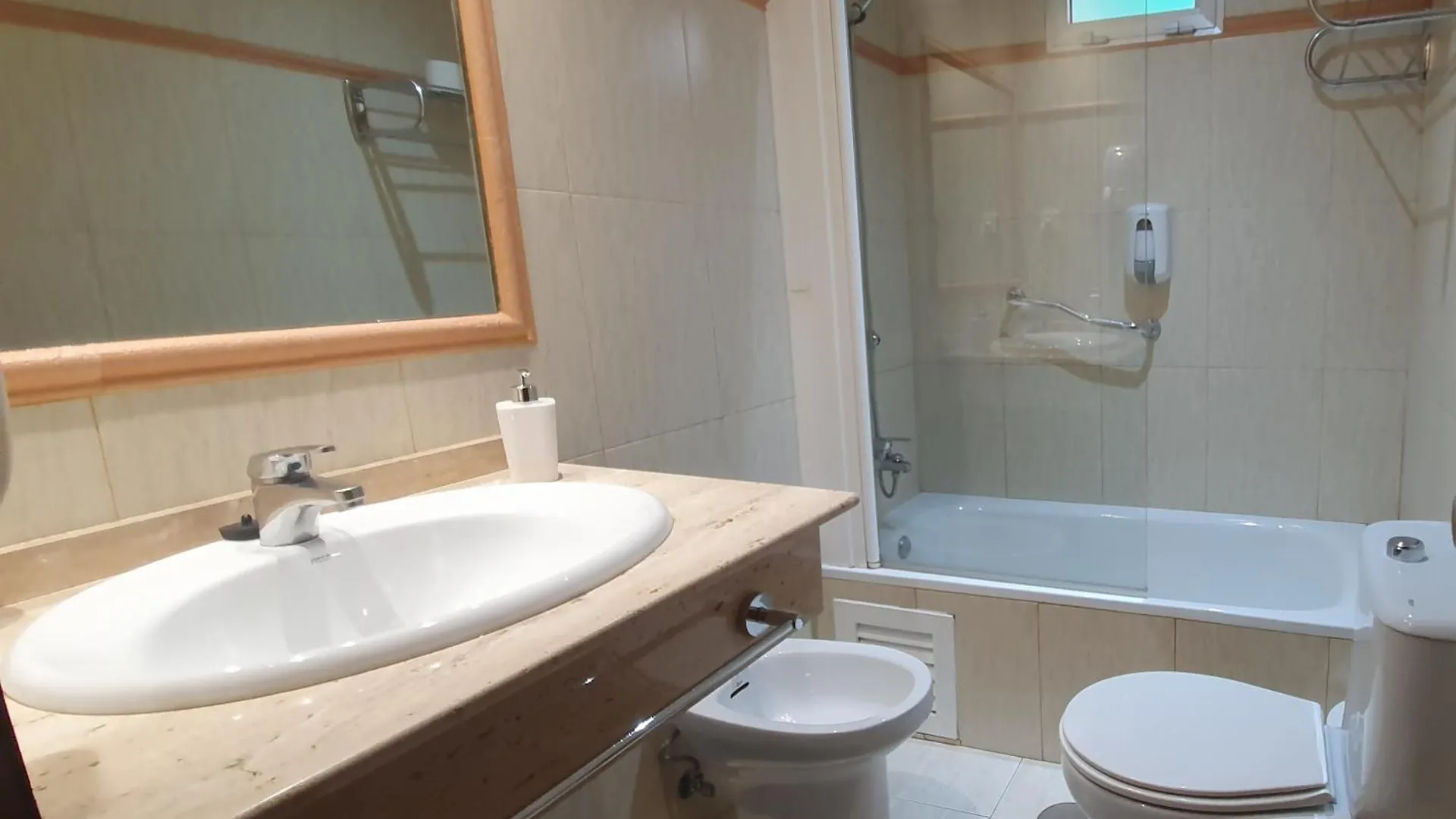 Luna-Guest Rooms Alcala de Guadaira