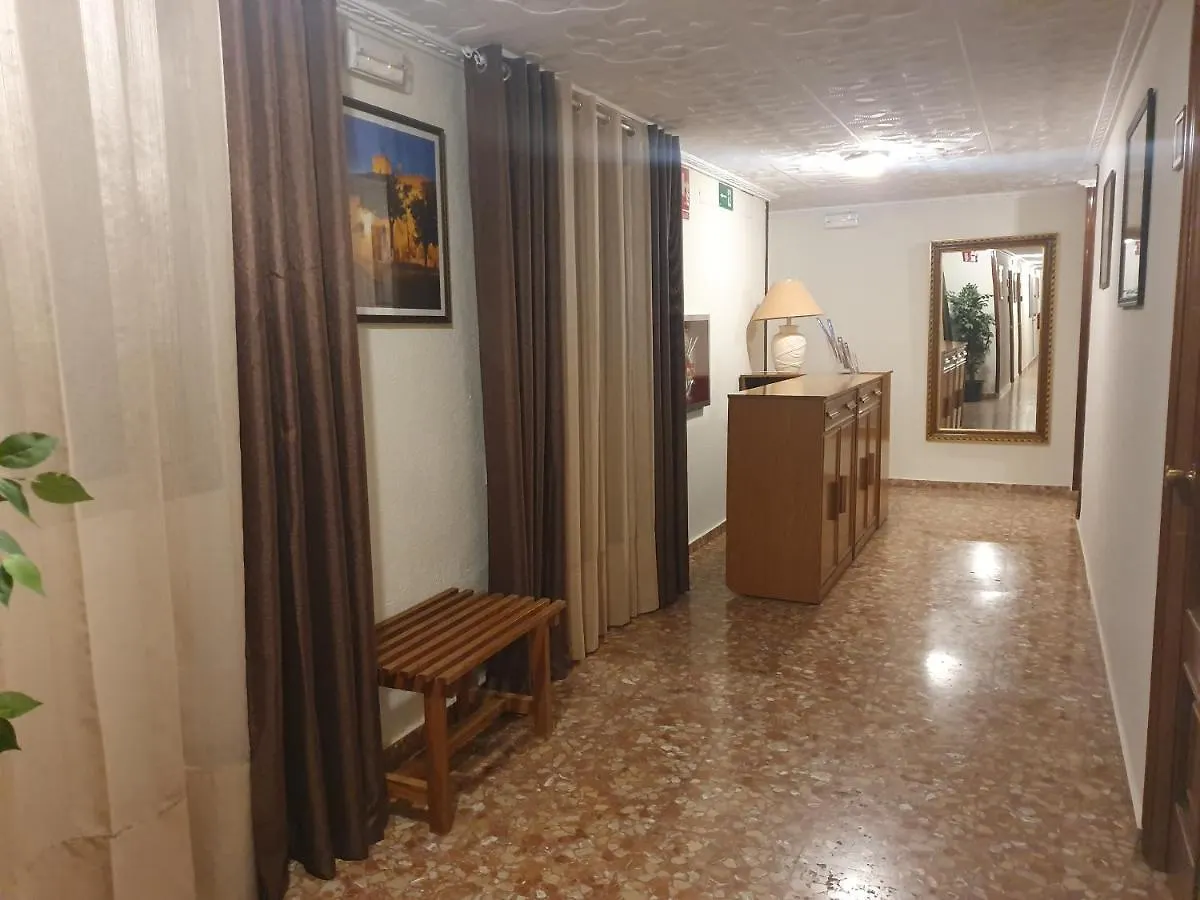 Luna-Guest Rooms Alcalá de Guadaira Hotel apartamentowy
